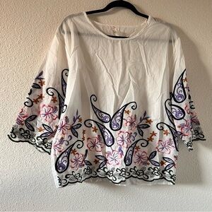 PERFECT Floral Embroidered 2/3 Sleeve Top Women Sz M/L